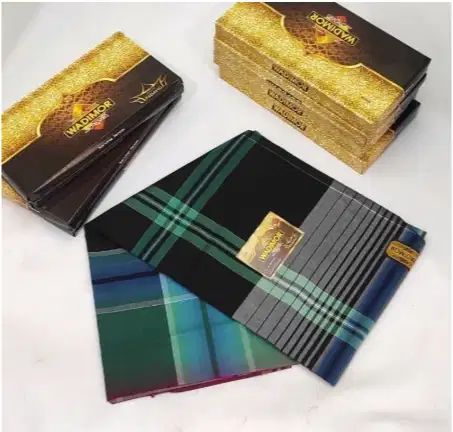 Sarung Tenun Wadimor Motif Padang