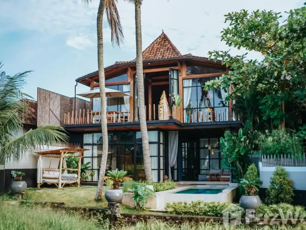 7 Bedroom Villa for sale in Mengwi, Bali
