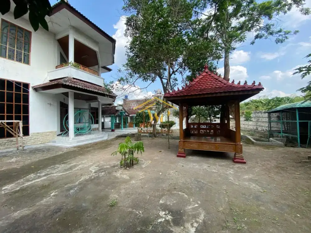 RUMAH MEWAH TANAH LUAS DEKAT SMK NEGERI 1 DEPOK