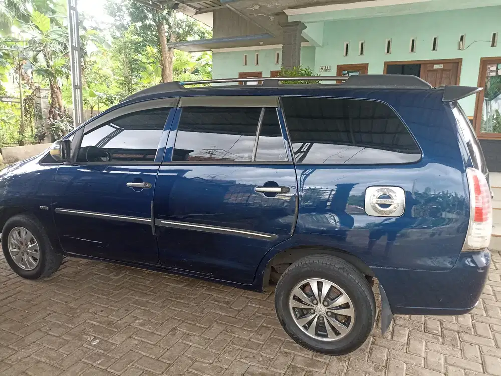 Toyota Kijang Innova 2005 Bensin