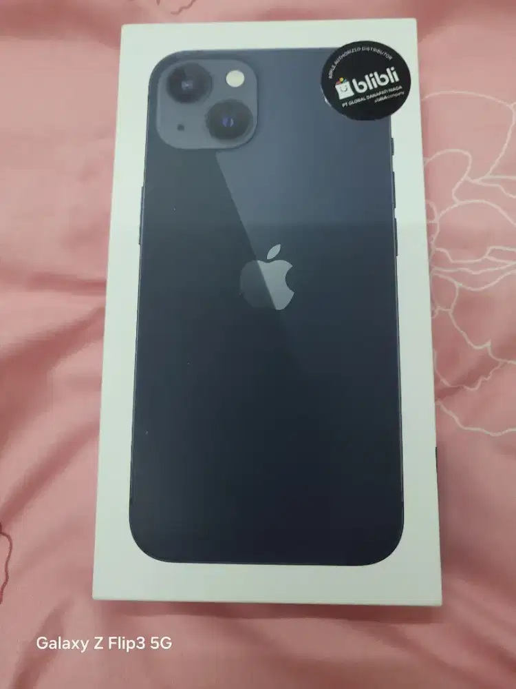 Di jual hp iphone 13 kondisi baru di pakai 1 minggi