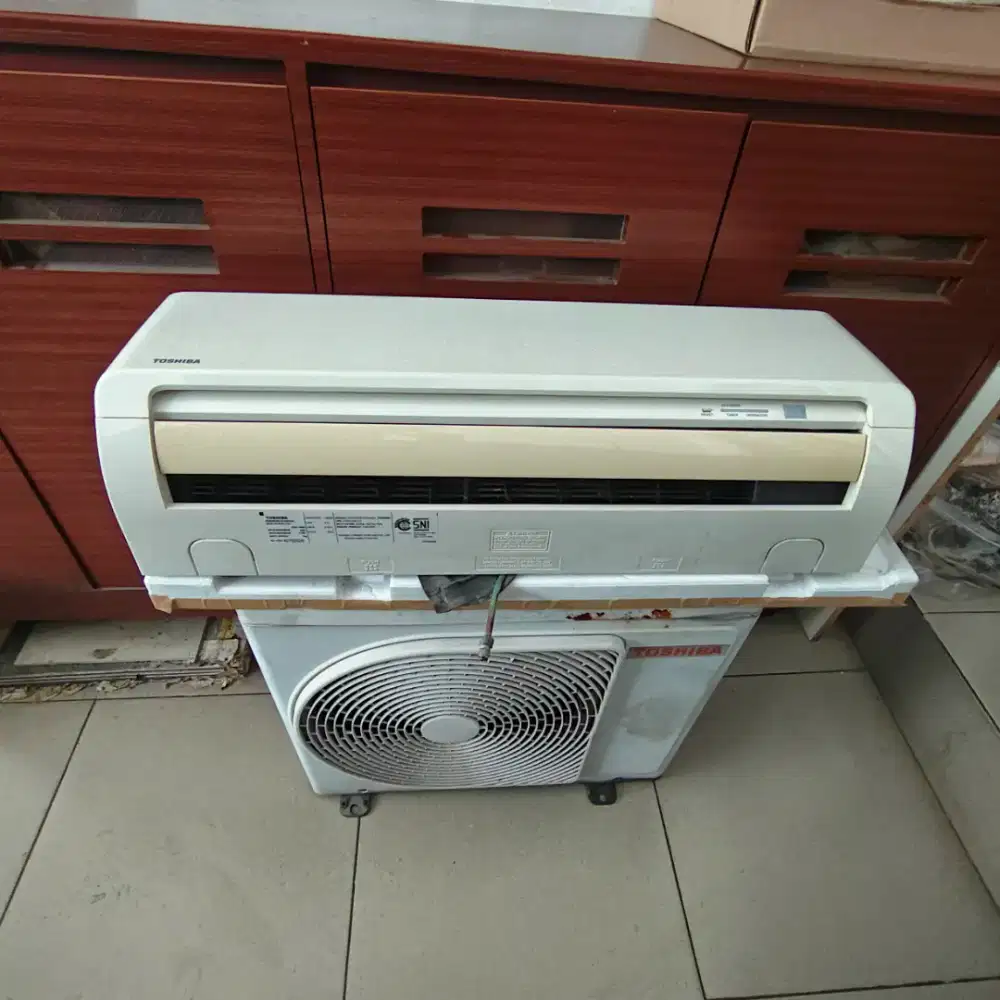 AC Toshiba 3/4 bekas