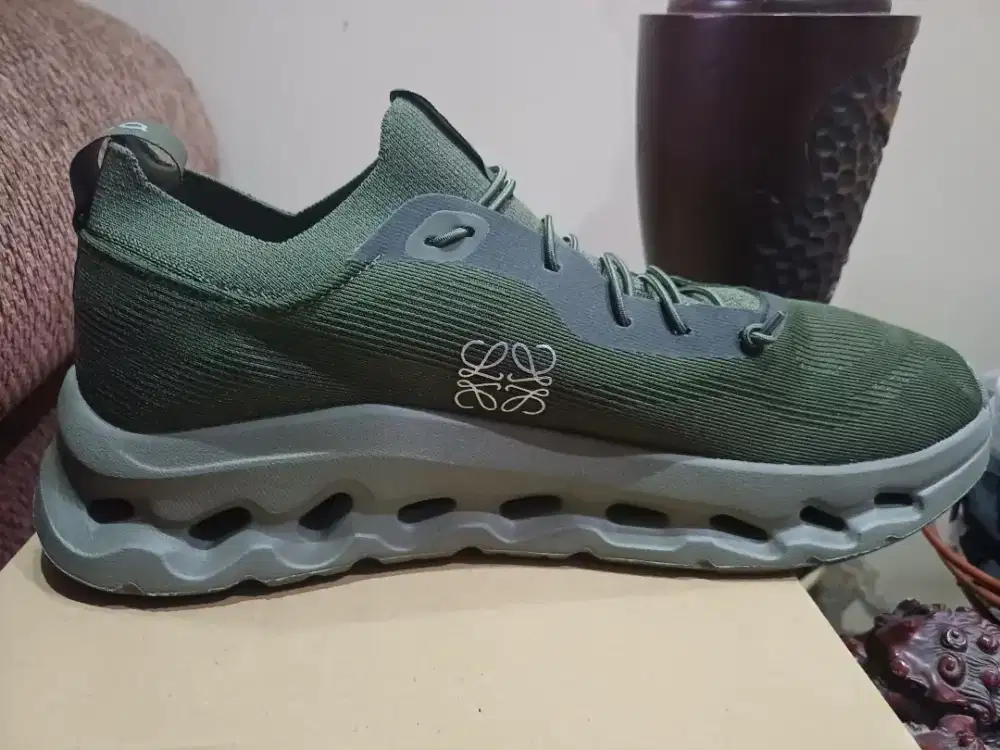 On cloud lowie milatary