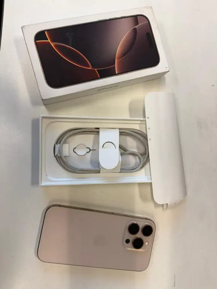 Iphone 16 pro desert titanium 128
