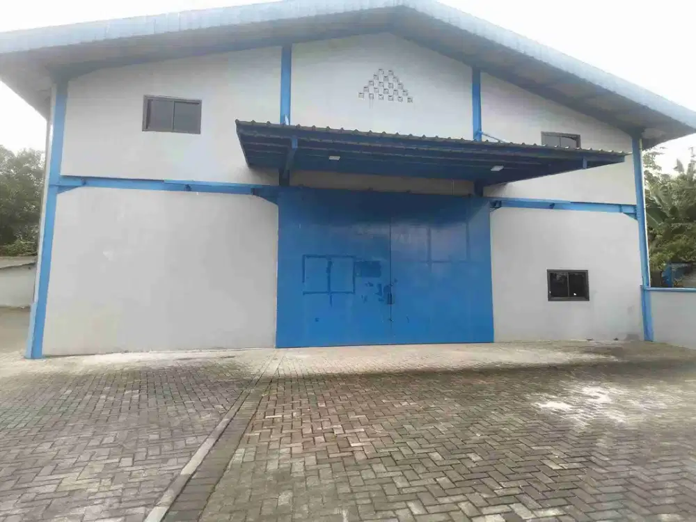 Gudang Akses kontainer Luas Tanah 1000m