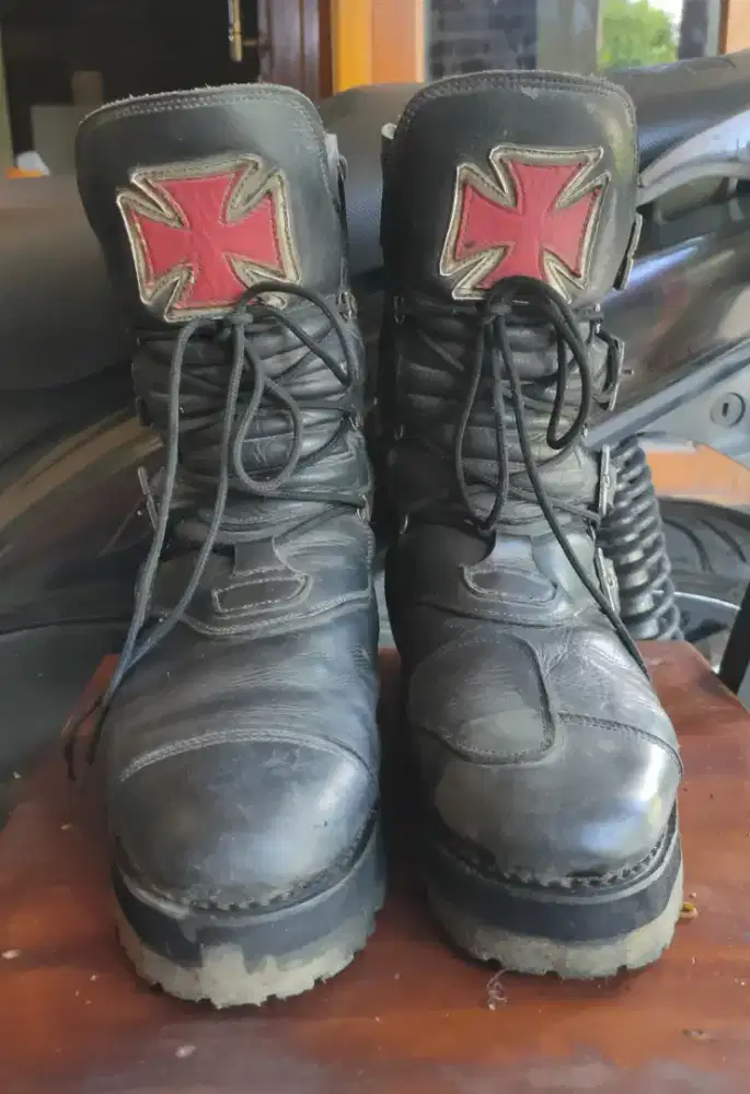 Sepatu boots tinggi model new rock/sepatu boots biker/sepatu boot rock