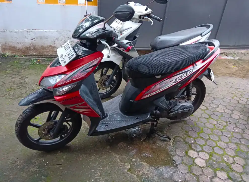 Vario 110 cc , warna merah