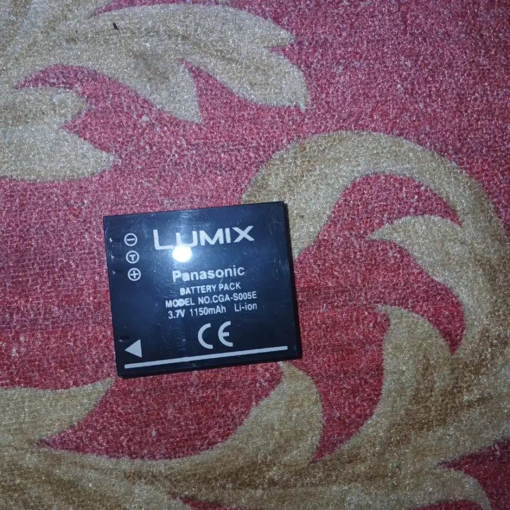 baterai kamera Panasonic Lumix dengan nomor model CGA-S005E