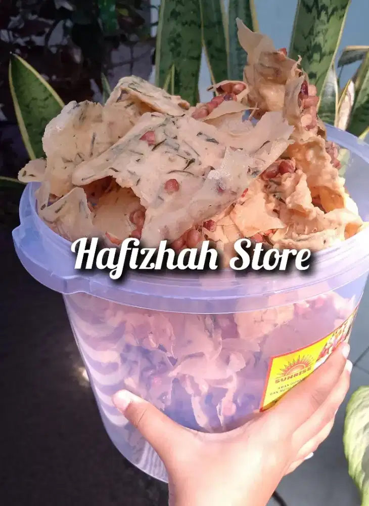 Rempeyek/peyek kacang tanah