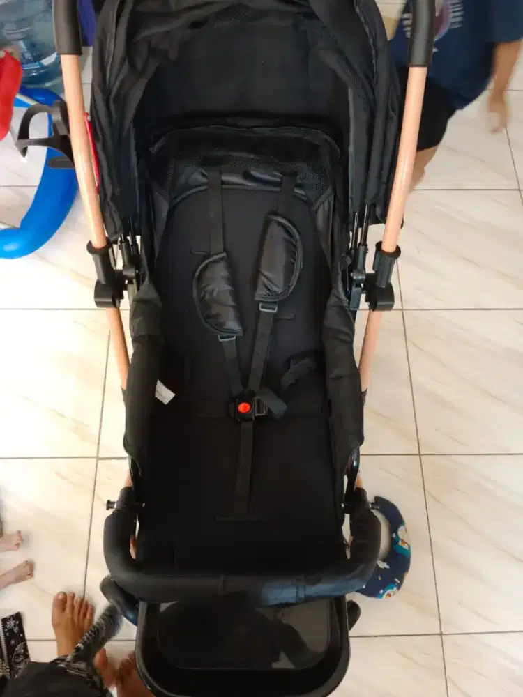 Stroller bayi merek Beige