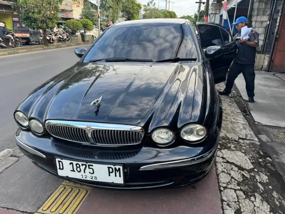 Jaguar X type th 2000 AT siap pakai