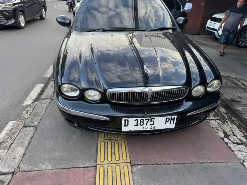 Jaguar X type th 2000 AT siap pakai