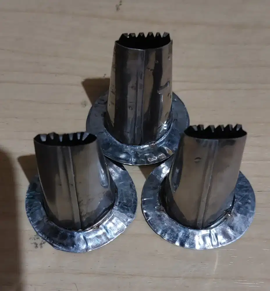 Cetakan kue semprit / spuit topi