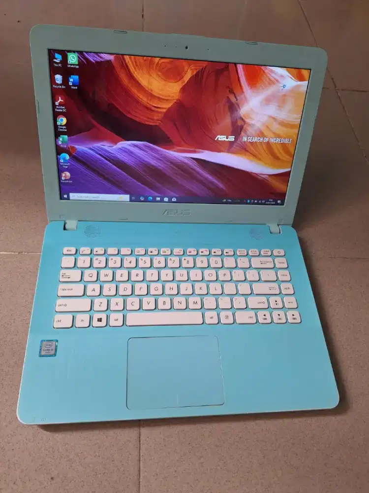 Bismillah dijual laptop Asus core i3 gen 6