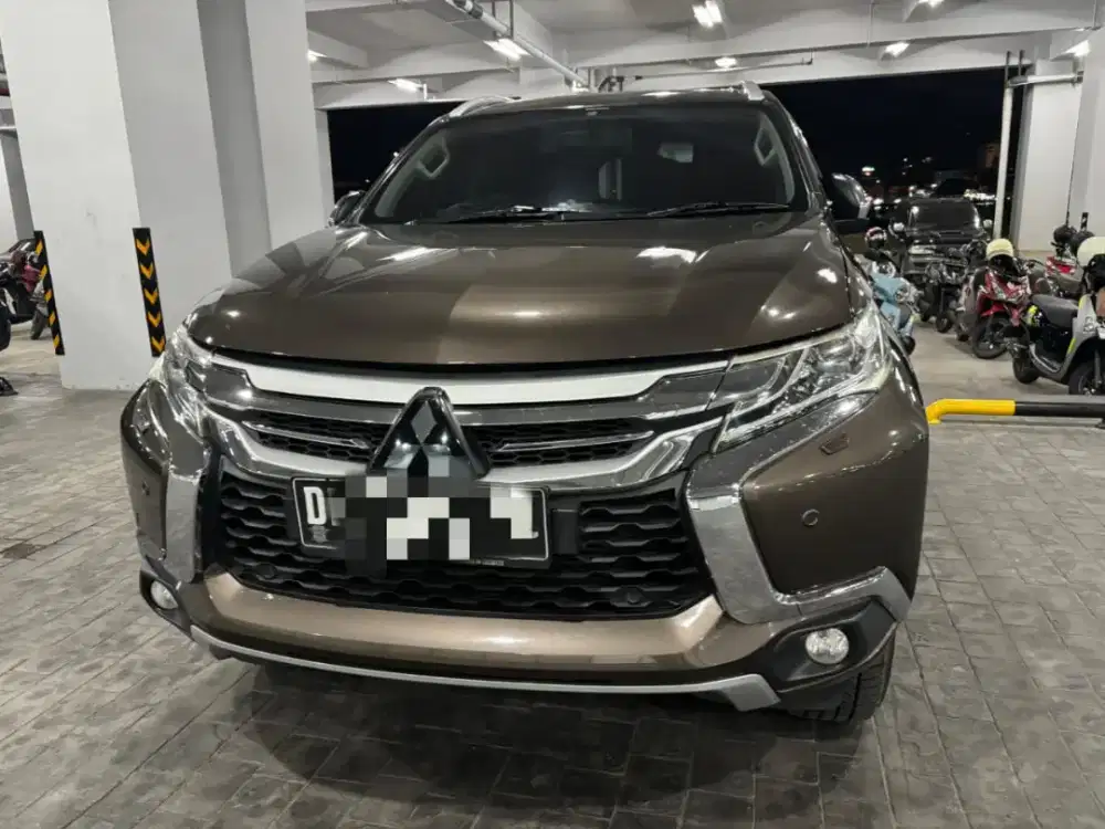 Pajero Sport Dakar Ultimate 4×2 AT Solar