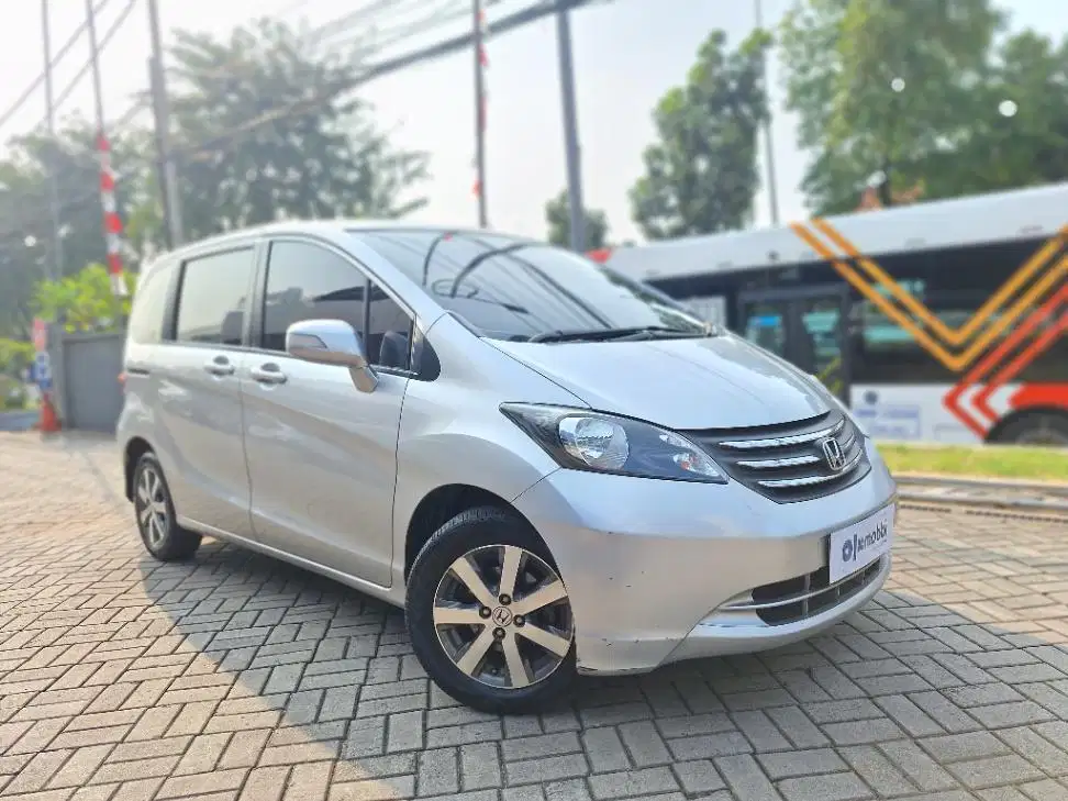 DP 1 JUTA Honda Freed 1.5 E Bensin-AT 2012 TOWS