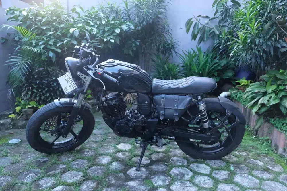 CAFE RACER BASIC YAMAHA BYSON 2012