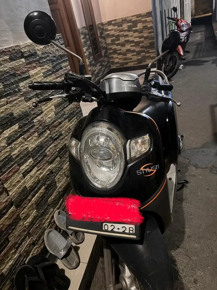 Honda Scoopylicions Hitam