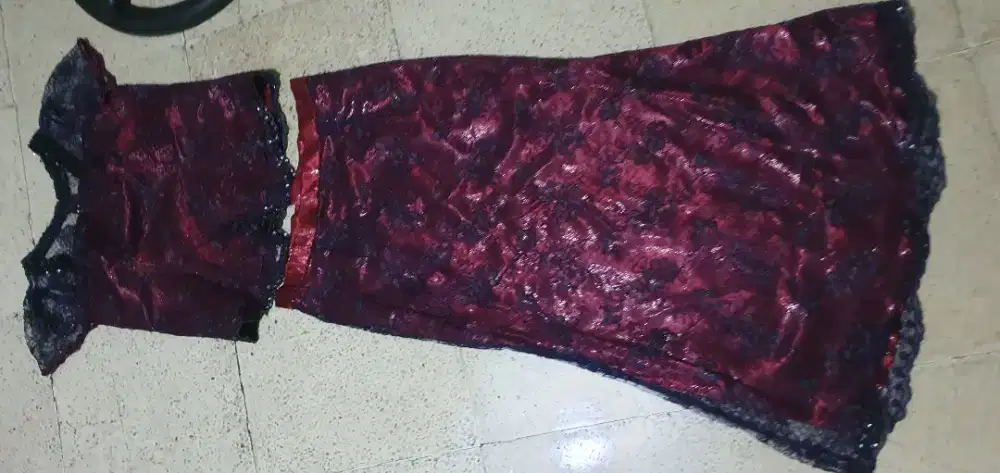Dress wanita pesta masih bagus