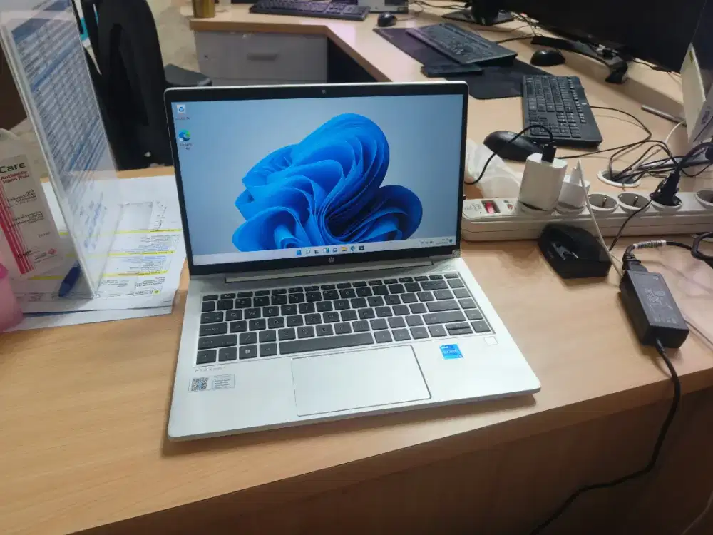 HP i5 gen11 ram 16gb ssd nvme 256gb laptop mulus siap pakai