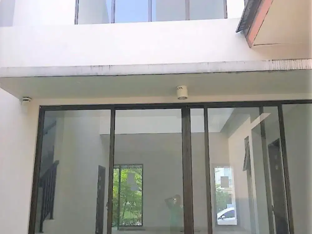 Dijual Rumah Hadap Taman Siap Huni di Cluster Prestigia The Eminent BSD City