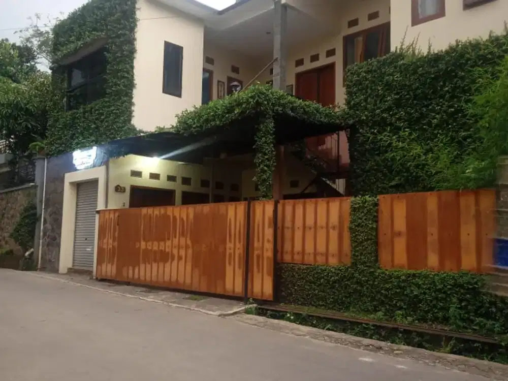 Rumah 2 Lantai di Cikadut Mandalajati Kota Bandung