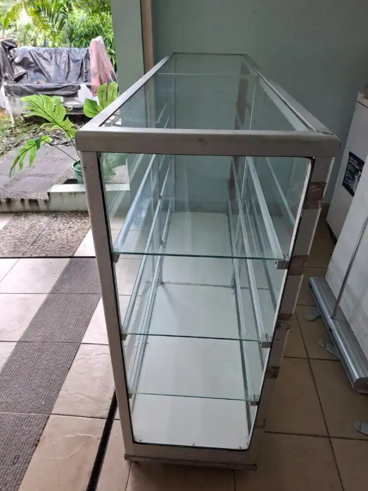 Dijual Etalase Bekas