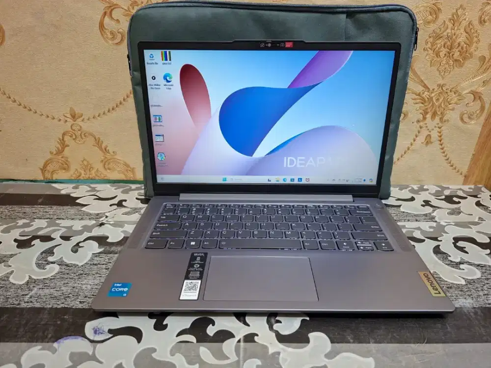 Laptop Lenovo Ideapad Slim 3 14IRU8  -Tipis CORE I3 GEN13 Terbaru