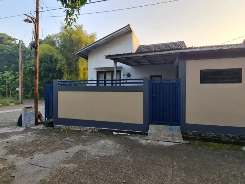 jual rumah Hoek di Citra Indah