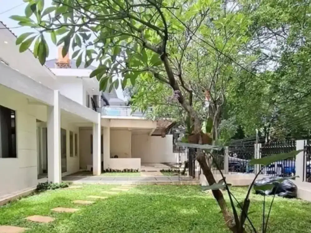 Kebayoran Baru Rumah Hook Hadap Timur