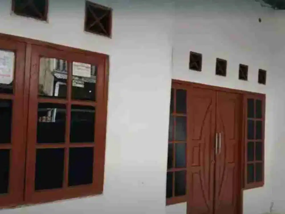 Disewa rumah Ada Carport Perumnas Klender Jakarta timur