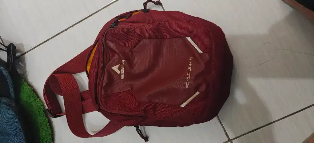 tas selempang eiger