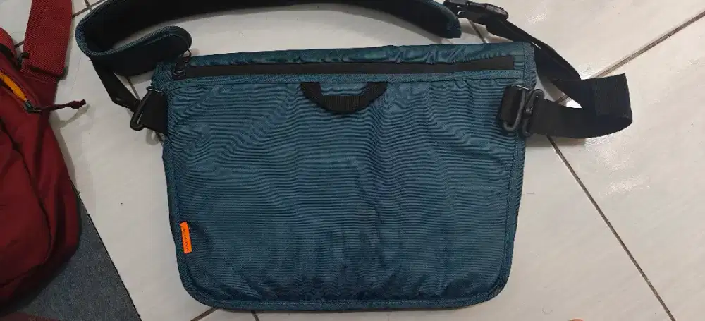 Tas Slempang Kalibre