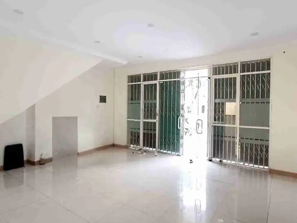 Disewakan Ruko Arana 2,5 Lantai Full Renovasi di Harapan Indah Bekasi