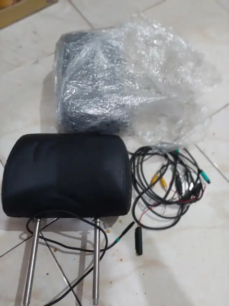 Headrest mobil universal