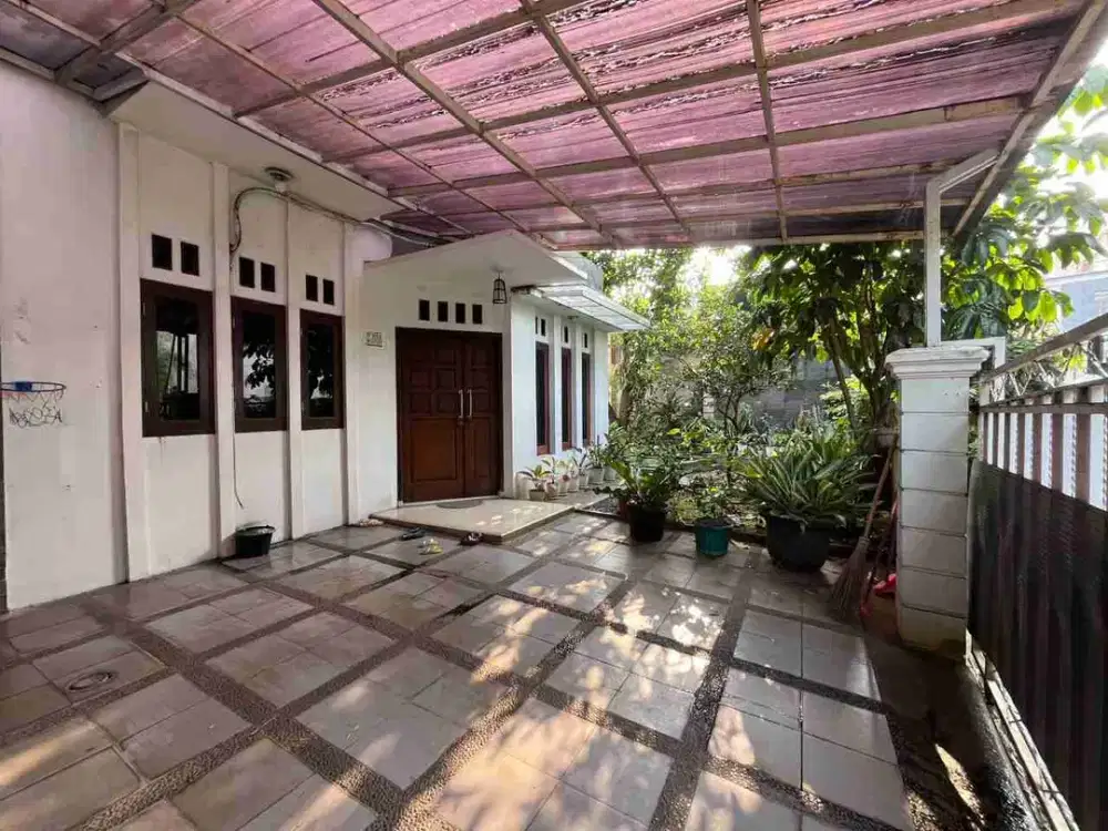 Rumah cantik trategis dan bebas banjir di Ciputat  Tangerang selatan