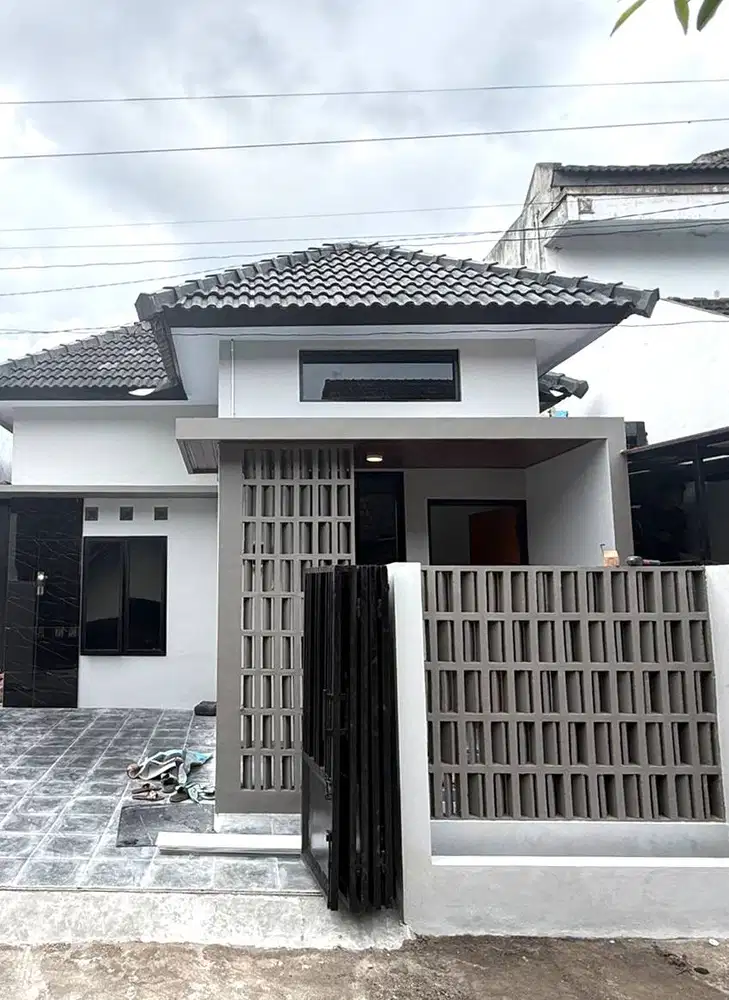 Rumah Strategis Siap Huni dekat Jalan Raya Kadisoka