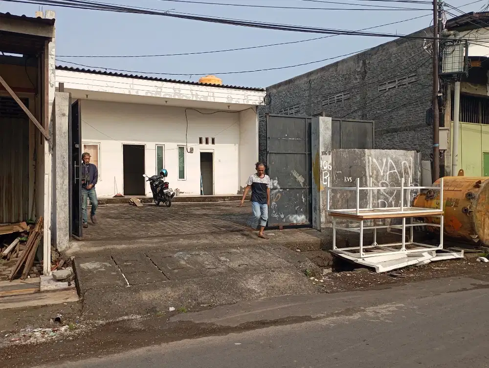Dijual Rumah Luas 150 m2 Di Jl. Raya Dukuh Bulak Banteng , Surabaya