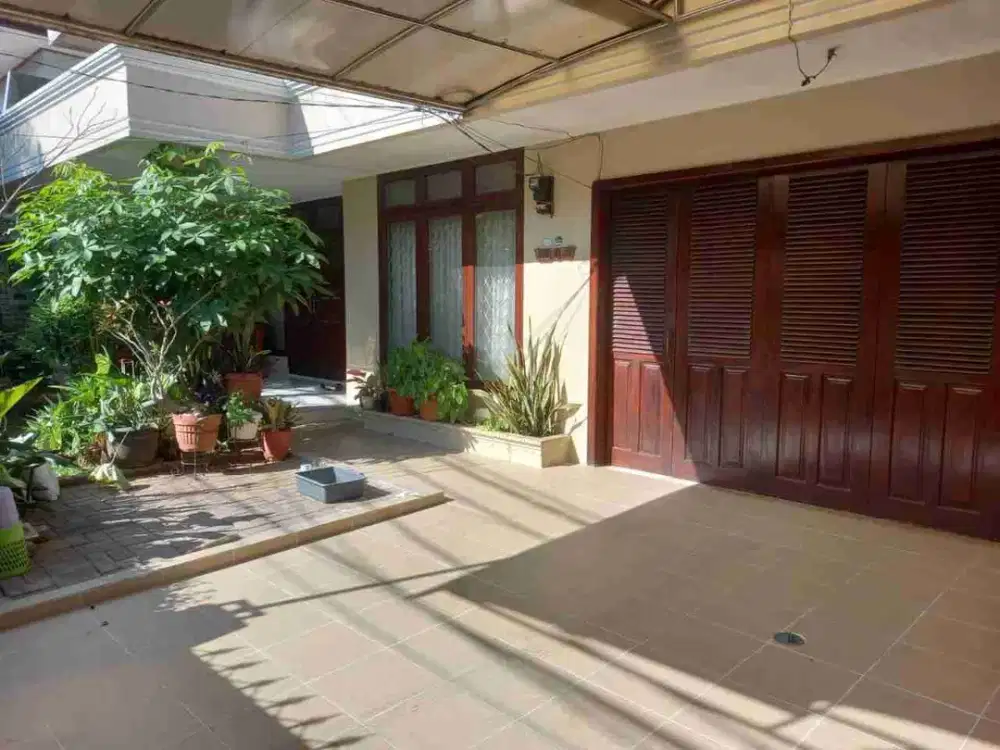 jual cepat rumah dalam komplek Akses jalan lebar di duren sawit Jakarta Timur