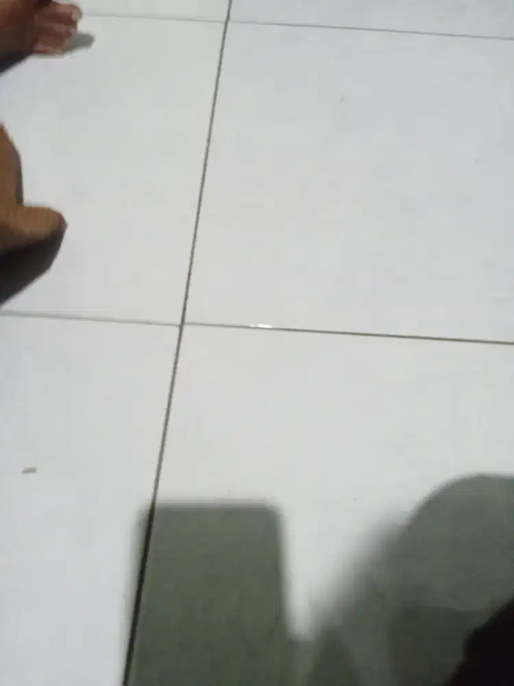 Pemasangan keramik renovasi