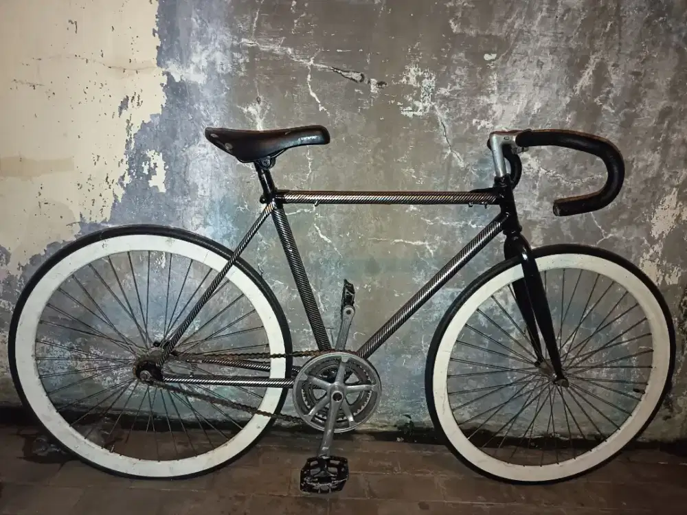 Sepeda fixie siap pakai