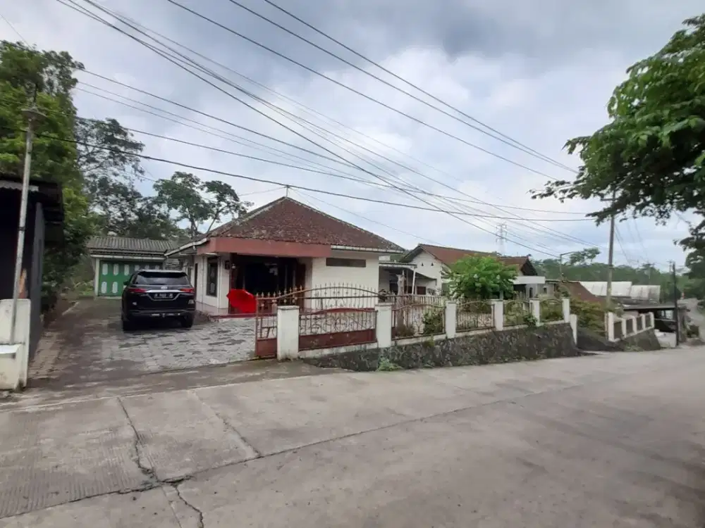 DIJUAL TANAH DAN BANGUNAN LOKASI STRATEGIS