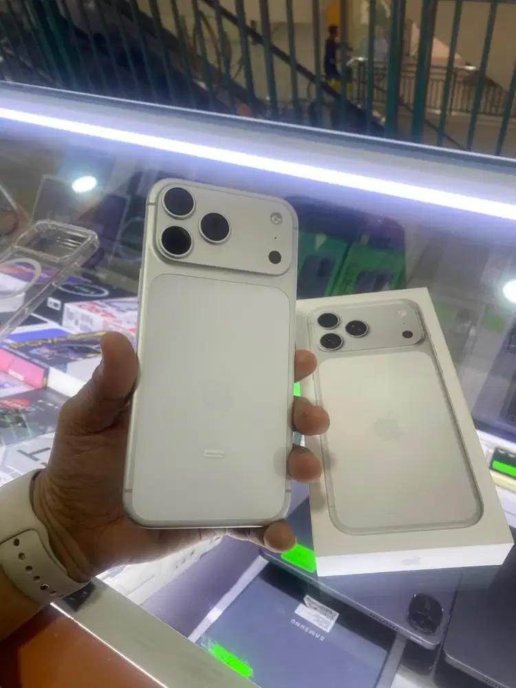 Iphone 17 promax 256 silver bh 100