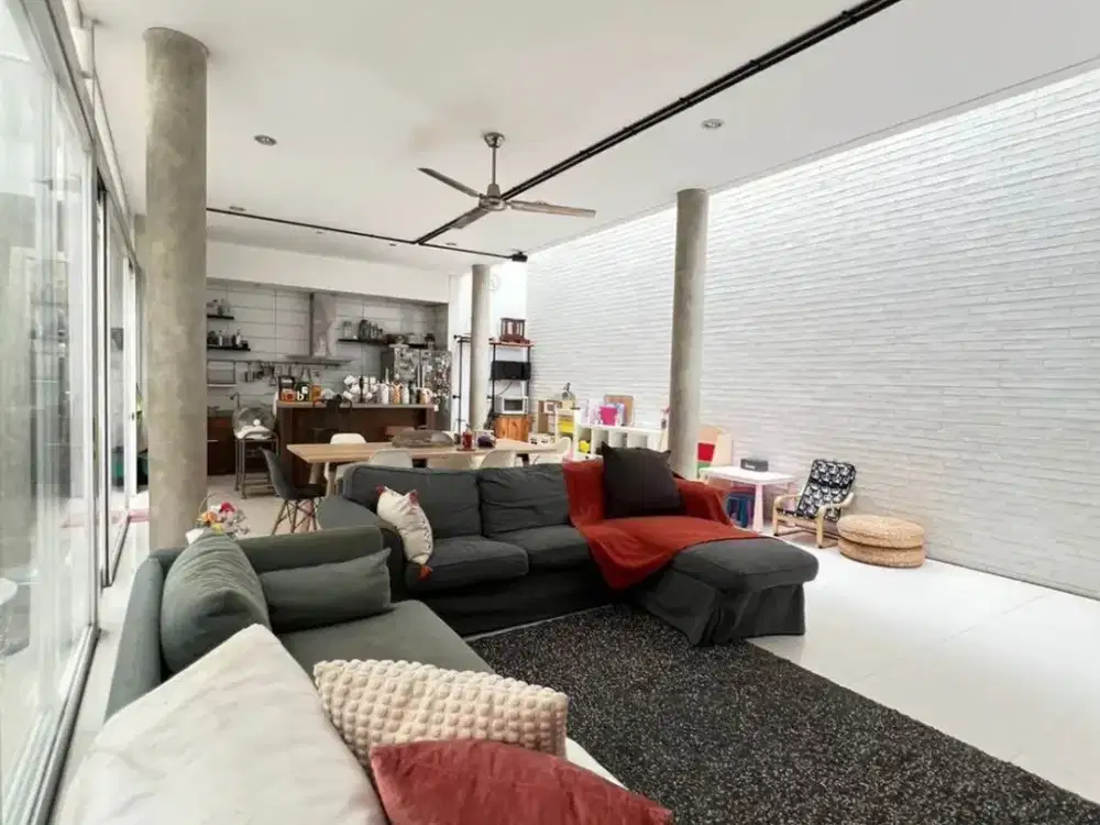 Rumah Semi Furnished di Suryalaya Cijagra, Lokasi Favorit