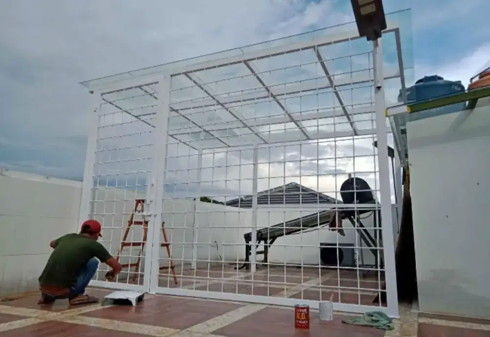 Kanopi kaca tempered