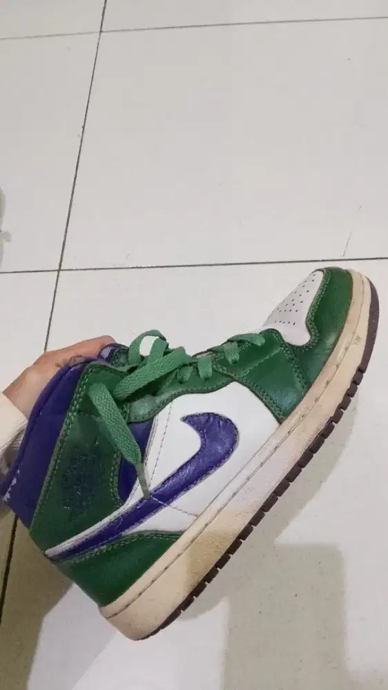 Nike Jordan hujan ungu