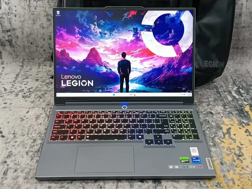 Lenovo Legion 5-16IRX9 i7-14650HX RTX 4050 6GB 140W ADP SEPT 2027