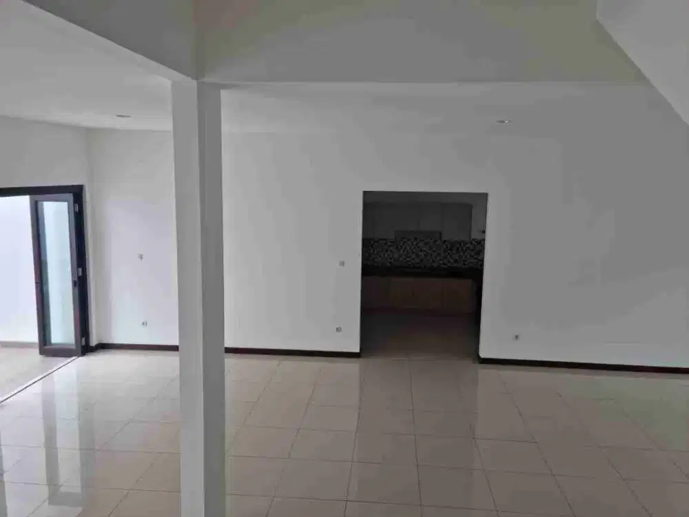 Dijual Rumah  Murah Strategis Di Cluster Asia Tropis Harapan Indah Bekasi