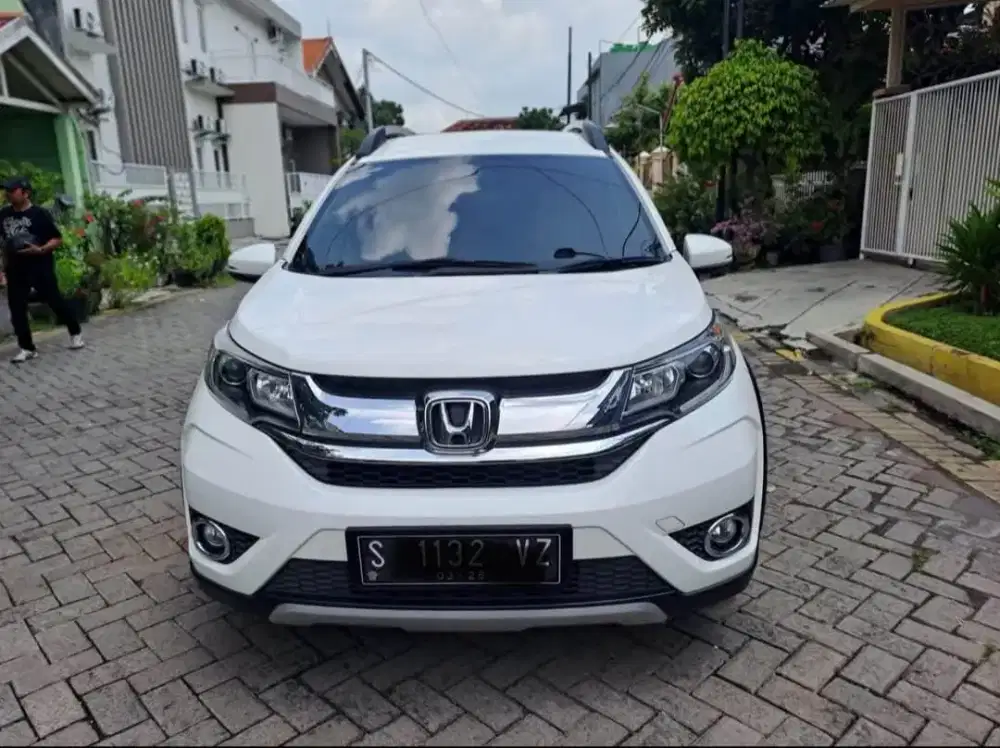 Honda BRV E CVT putih 2016