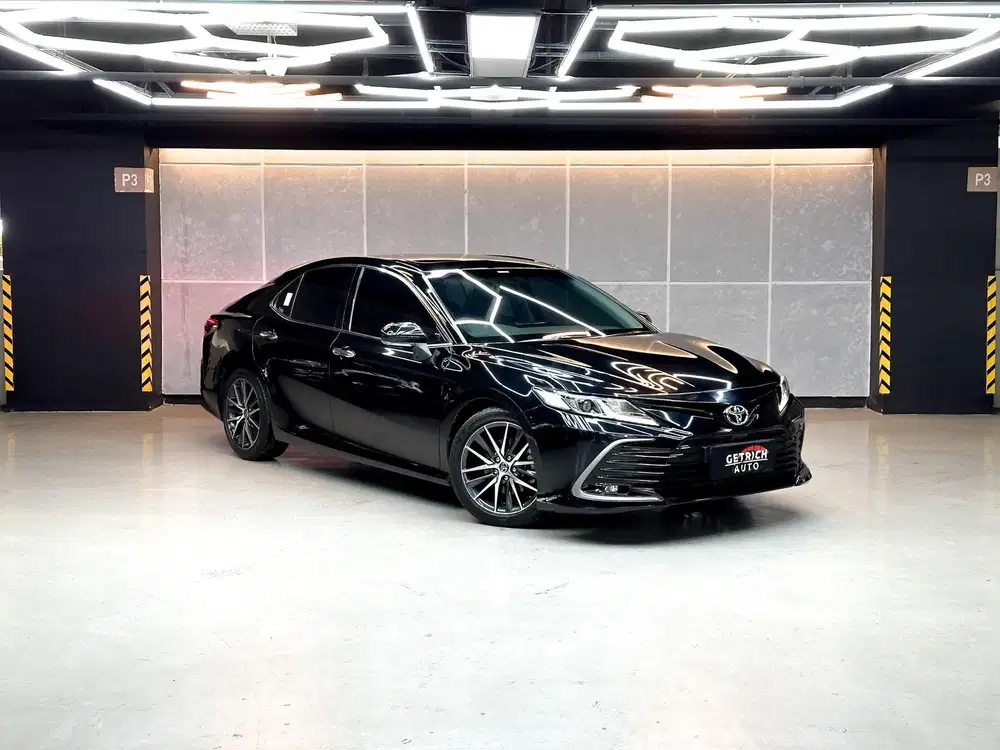 Hitam Low Km!!! Toyota Camry V At 2022